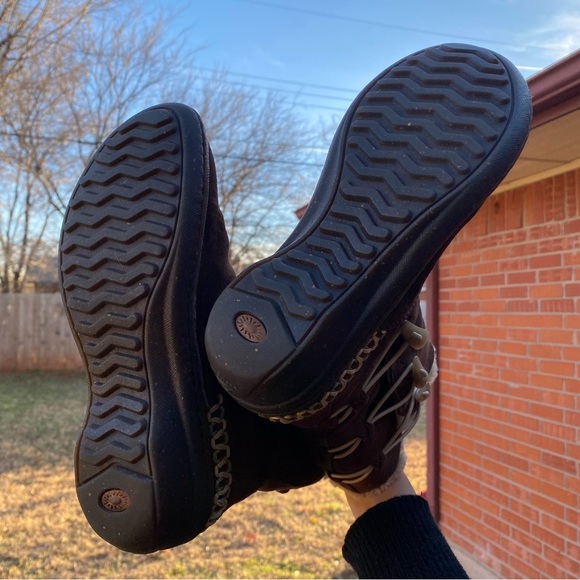 Brown Kona UGG Boots - Picture 9 of 9